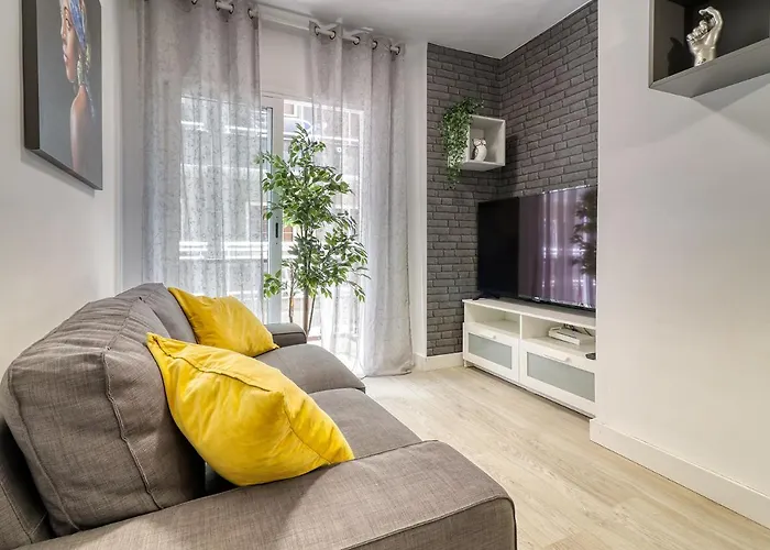 Cozy Main Square And Beachfront 3-Bedrooms Apartment