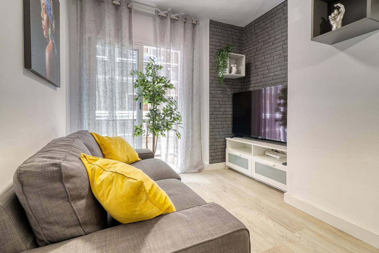 Apartment Cozy Main Square And Beachfront 3-bedrooms *